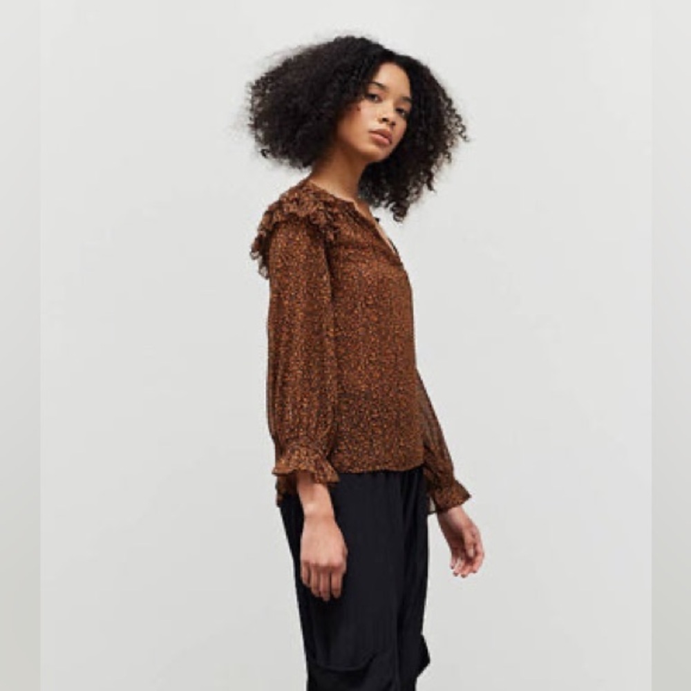 GRADE & GATHER BLACK AND RUST RUFFLE SLEEVE GOLD THREAD TOP - Picture 2 of 8